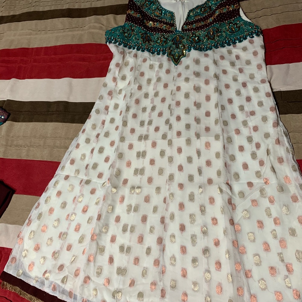Salwar suit